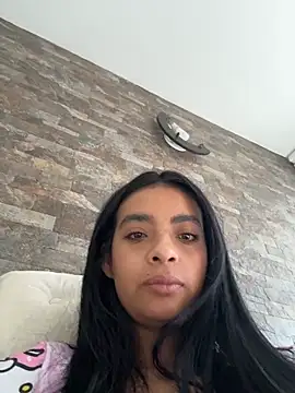 Laura fernandezII online show from 11.30.25