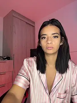 Laura fernandezII online show from 04.18.26