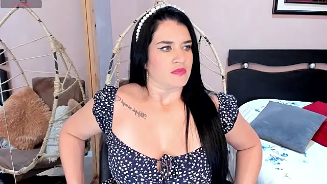 LenaRuiz  online show from 01.06.26