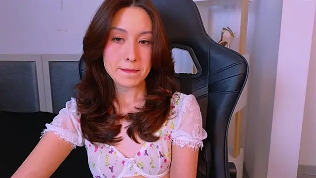 Snapshot of Ann__Cute chatting on 03.17.25 Ann  Cute online show from 03.17.25