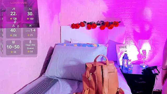 LYAA COLLINS  online show from 11.27.25