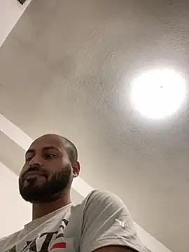 islandvybee55 online show from 01.04.25