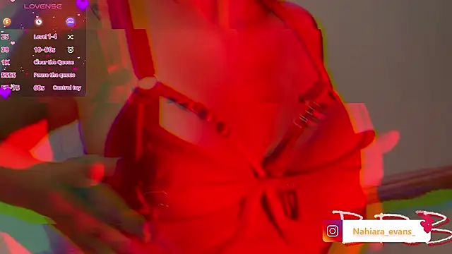 NahiaraEvans  online show from 02.20.26