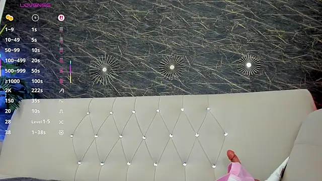 Snapshot of moona_ray chatting on 12.14.25 moona ray online show from 12.14.25