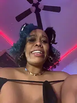 loveluna8 online show from 10.29.25