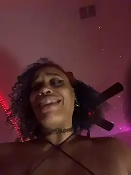 loveluna8 online show from 12.21.25