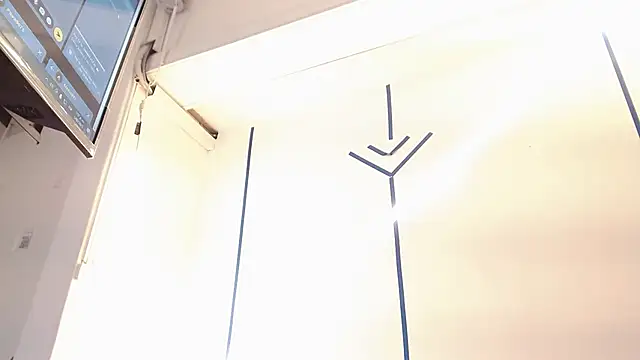 EsmeraldaSantoss online show from 02.05.25