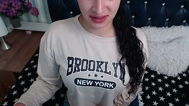 Scarlett Keaton online show from 09.22.25