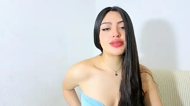 Snapshot of Sweet-Sophiee chatting on 10.04.25 Sweet-Sophiee online show from 10.04.25