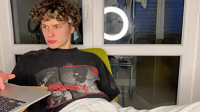 Snapshot of alyx_garden chatting on 03.09.26 alyx garden online show from 03.09.26