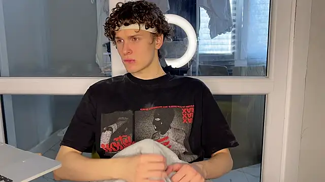 Snapshot of alyx_garden chatting on 03.10.26 alyx garden online show from 03.10.26