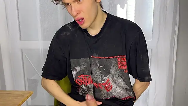 Snapshot of alyx_garden chatting on 03.14.26 alyx garden online show from 03.14.26