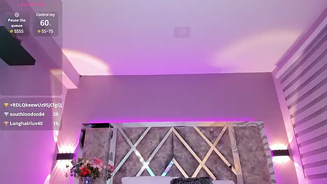 Snapshot of MaxiRogers chatting on 03.17.25 MaxiRogers online show from 03.17.25