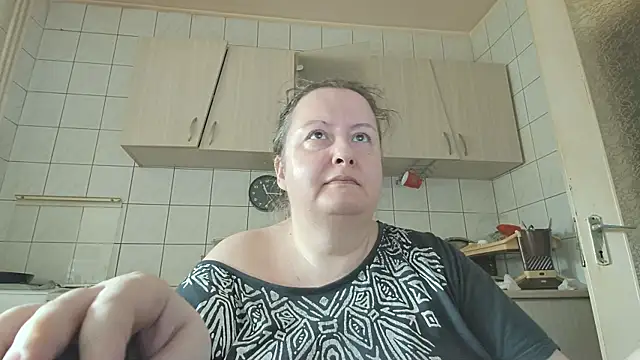 Snapshot of melissaBlessing chatting on 03.16.25 melissaBlessing online show from 03.16.25