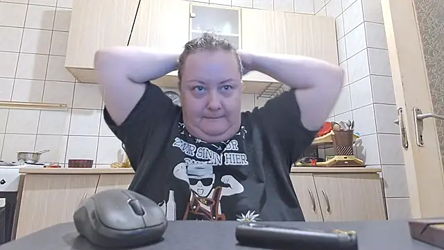 Snapshot of melissaBlessing chatting on 03.18.25 melissaBlessing online show from 03.18.25