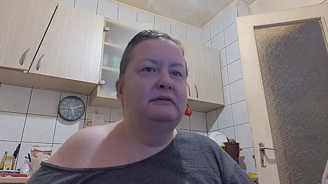 Snapshot of melissaBlessing chatting on 10.04.25 melissaBlessing online show from 10.04.25