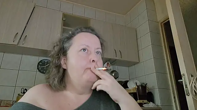 Snapshot of melissaBlessing chatting on 12.14.25 melissaBlessing online show from 12.14.25