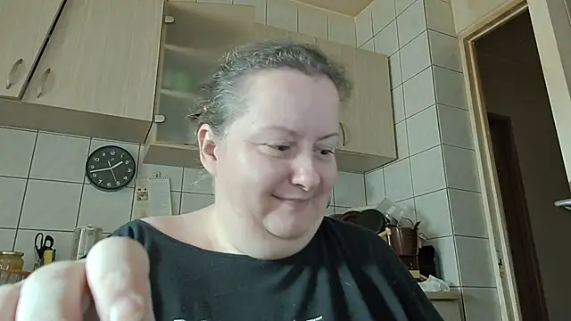 Snapshot of melissaBlessing chatting on 12.16.25 melissaBlessing online show from 12.16.25