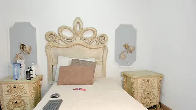  chloe adams online show from 11.21.25