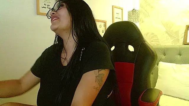 Snapshot of violletha chatting on 01.30.25 violletha online show from 01.30.25