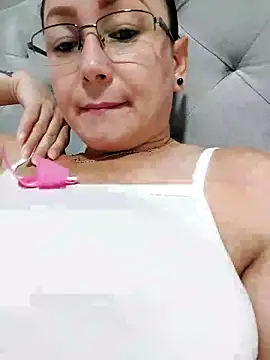 Snapshot of milly_sanchez chatting on 06.03.26 milly sanchez online show from 06.03.26