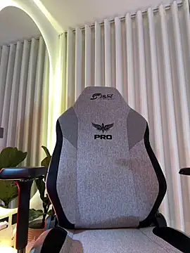 Snapshot of carolynnetrujillo chatting on 12.04.25 carolynnetrujillo online show from 12.04.25