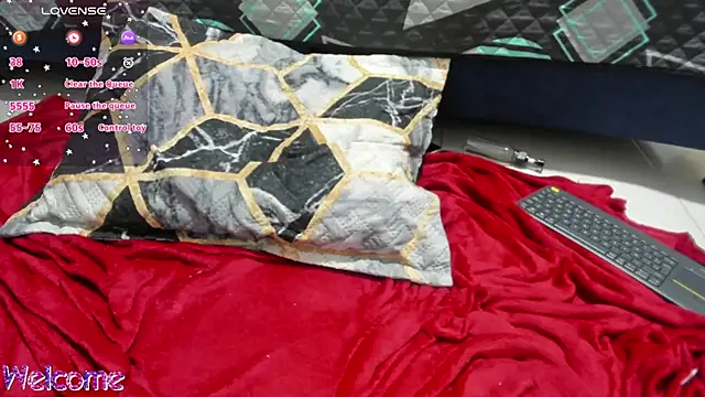 Angela saenx2 online show from 12.14.24