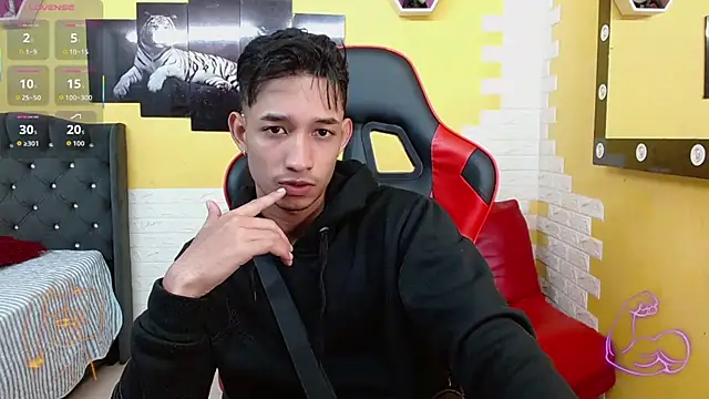 Snapshot of jose_sexycumm chatting on 12.22.25 jose sexycumm online show from 12.22.25