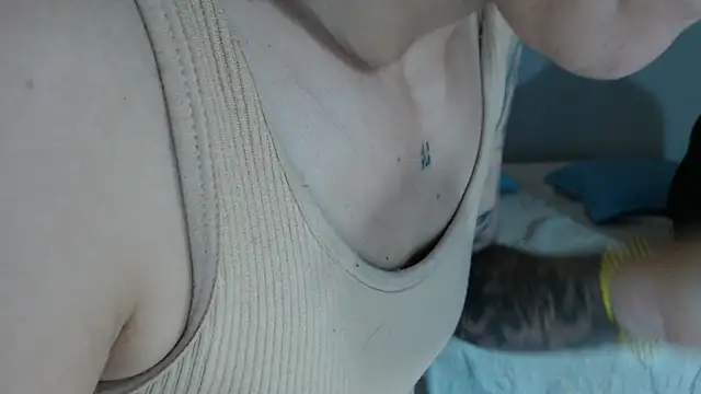 Snapshot of Kimandyuk chatting on 12.22.24 Kimandyuk online show from 12.22.24