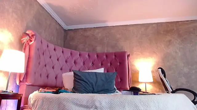 GabyPetit online show from 02.01.25