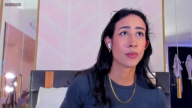 GabyPetit online show from 11.26.25