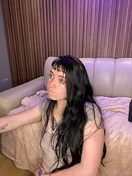 Lucy Smith2 online show from 11.28.25