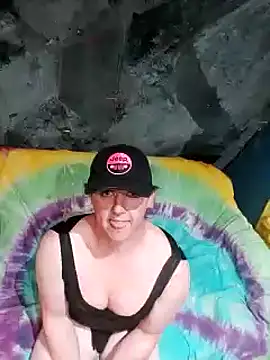 Boo-boo kittyfux online show from 03.12.25