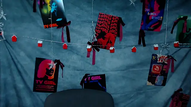 Snapshot of MademoiselleCl chatting on 12.22.25 MademoiselleCl online show from 12.22.25