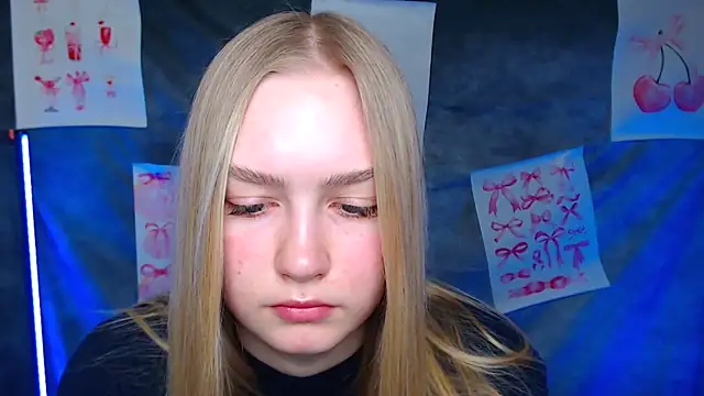 Snapshot of MademoiselleCl chatting on 02.17.26 MademoiselleCl online show from 02.17.26