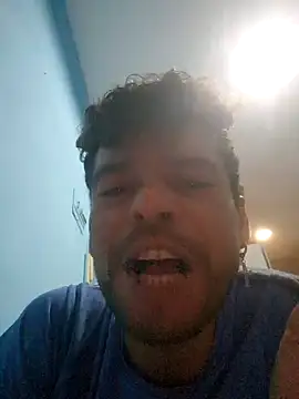 Snapshot of BombomNutela36 chatting on 01.20.25 BombomNutela36 online show from 01.20.25