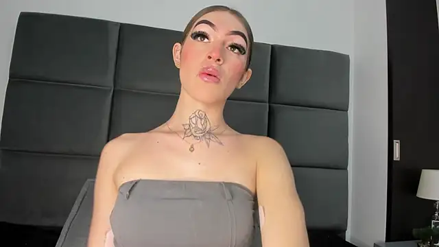 Lizz Luna online show from 11.15.25