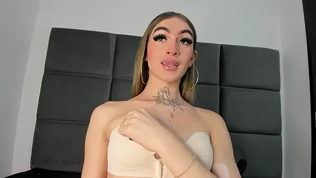 Lizz Luna online show from 11.28.25