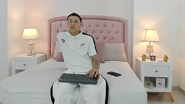 Snapshot of Buda_and_Cataleya_ chatting on 12.18.24 Buda and Cataleya  online show from 12.18.24