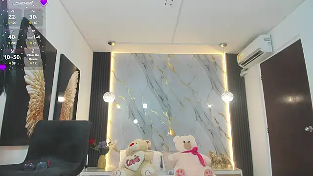 Snapshot of estephany_doll chatting on 03.14.25 estephany doll online show from 03.14.25