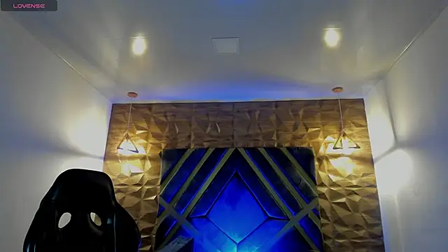 Ian Castillo  online show from 02.27.26