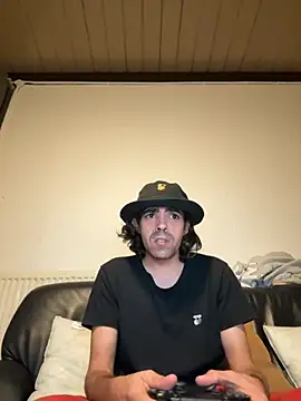 wolfwhite95 online show from 10.12.25