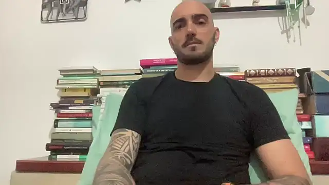 Snapshot of alessandromori91 chatting on 04.21.26 alessandromori91 online show from 04.21.26
