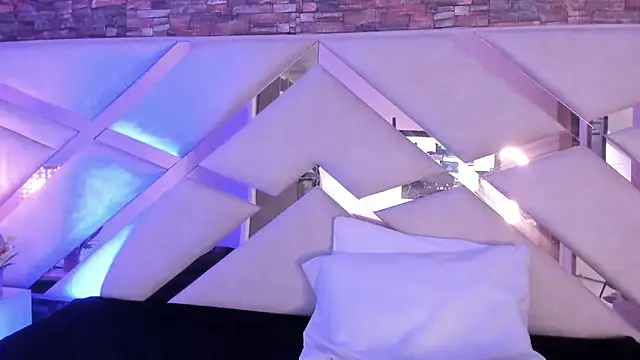 sophie pariss online show from 12.19.25