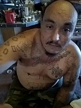 Snapshot of wilsons12 chatting on 09.15.25 wilsons12 online show from 09.15.25