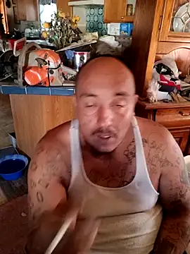 Snapshot of wilsons12 chatting on 10.30.25 wilsons12 online show from 10.30.25