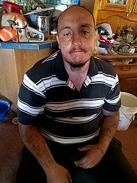 Snapshot of wilsons12 chatting on 10.31.25 wilsons12 online show from 10.31.25