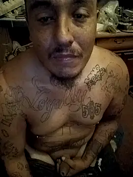 Snapshot of wilsons12 chatting on 11.17.25 wilsons12 online show from 11.17.25