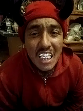 Snapshot of wilsons12 chatting on 11.18.25 wilsons12 online show from 11.18.25