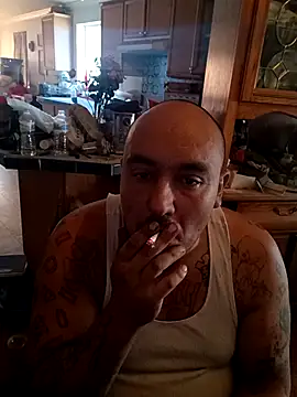 Snapshot of wilsons12 chatting on 11.28.25 wilsons12 online show from 11.28.25